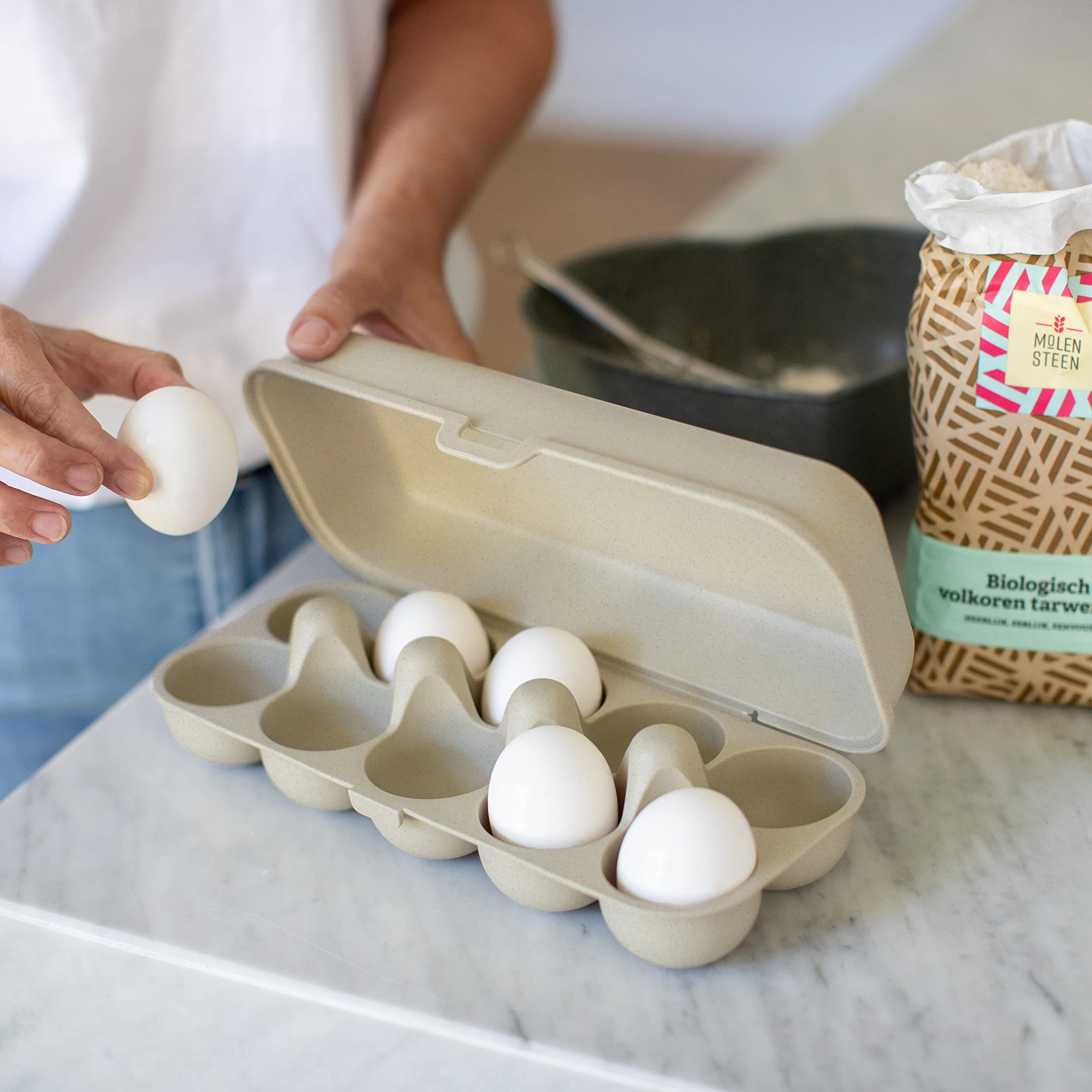 Amazon｜EGGS TO GO エッグボックス 天然砂漠砂｜収納ケース